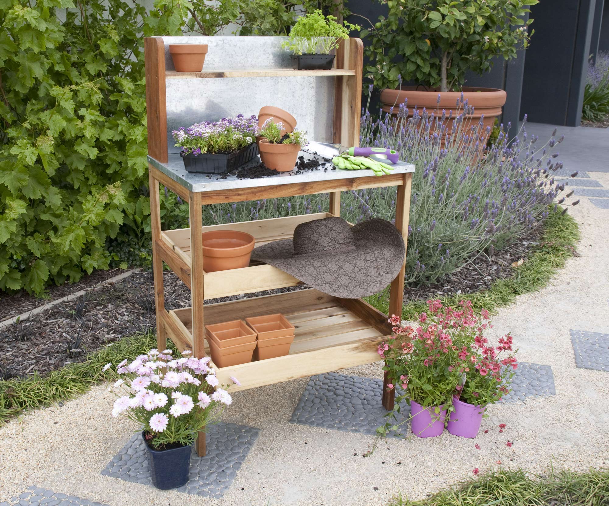 DIY Outdoor Garden Potting Bench