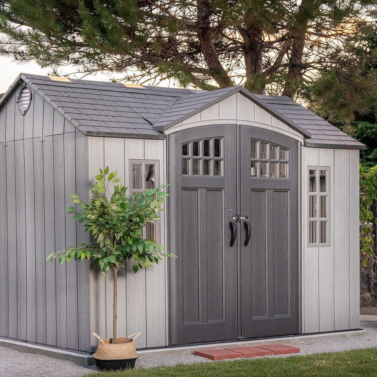 LIFETIME 10'x8' GARDEN SHED 3mx2.4m